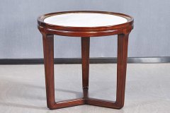 這種開花植物在花市里其貌不揚，卻特受歡迎，